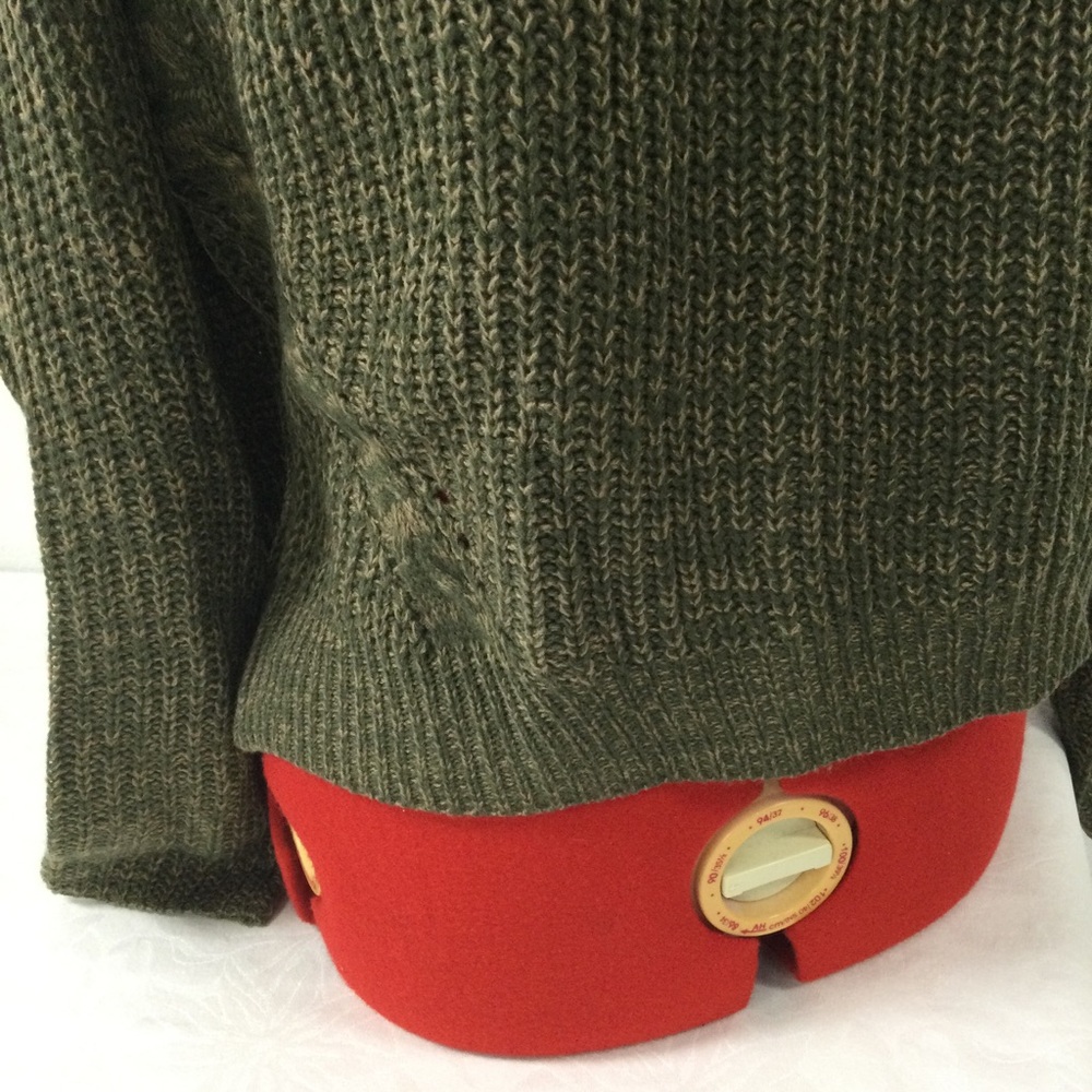 Hem&Thread sweater - Picture 3 of 10
